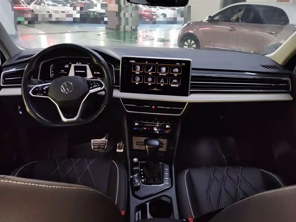 Volkswagen Tiguan L 2022 330TSI Auto 2WD R-Line Premium Edition фото 10