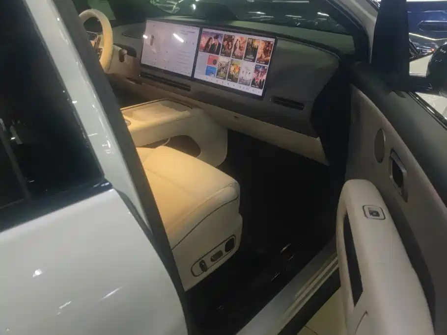 Li Auto i6 2025 2025 2WD Base Model