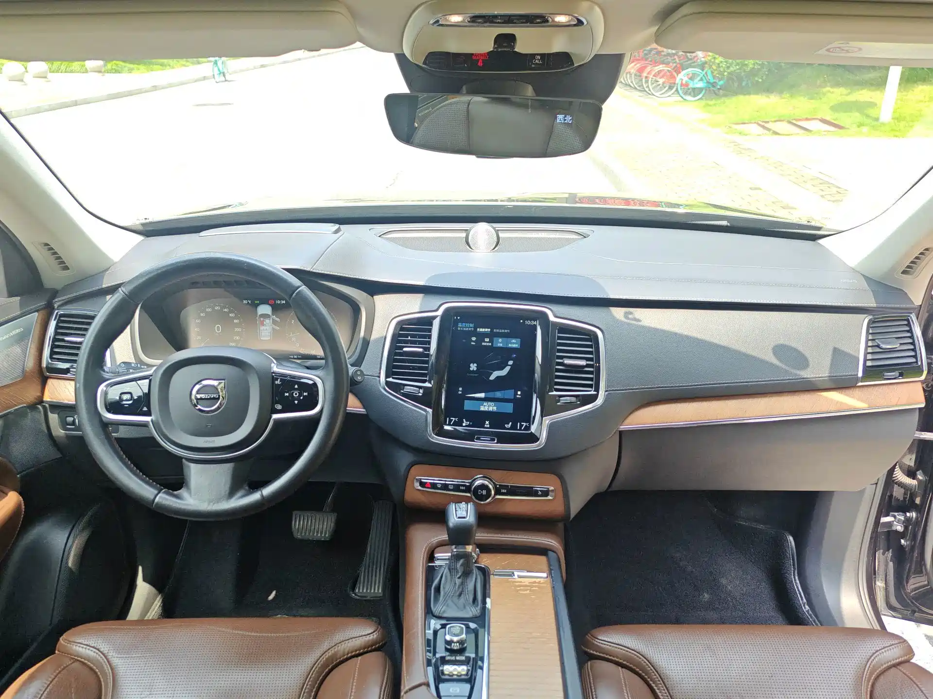 Фото 10 - Volvo XC90