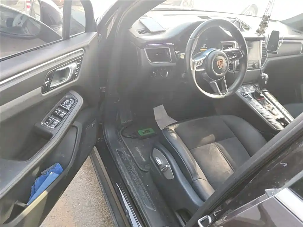 Porsche Macan 2017 Macan 2.0T фото 16