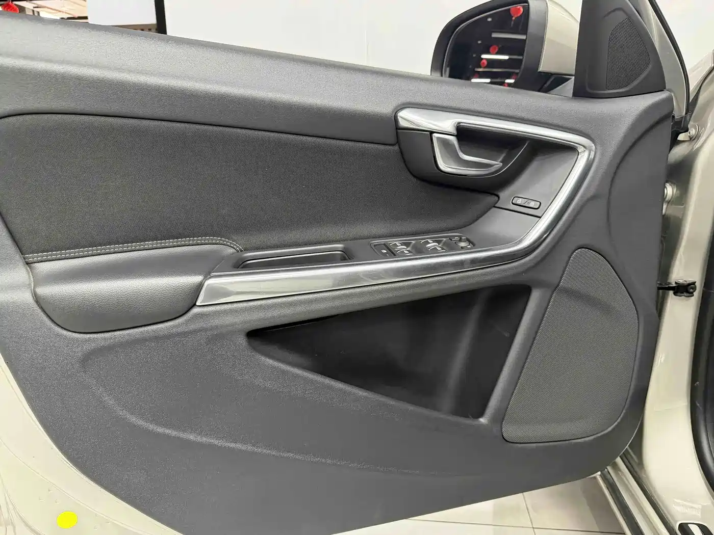 Photo 4 - Volvo S60