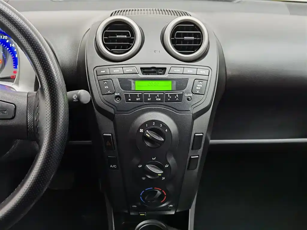 BYD F0 2015 1.0L AMT Xuan Cool Edition фото 12