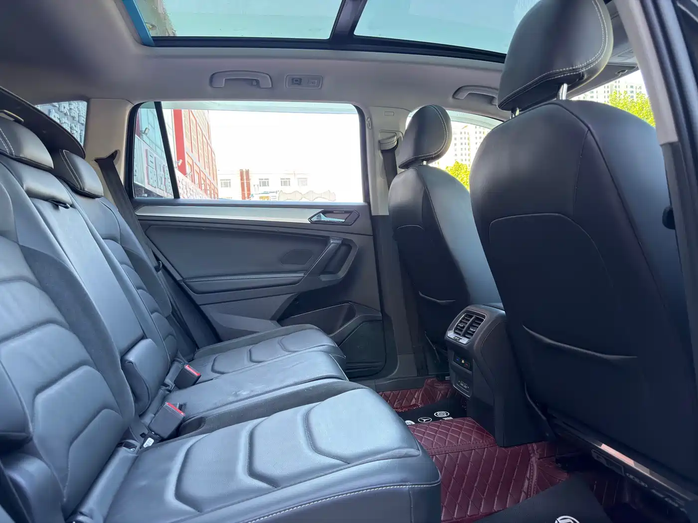 Volkswagen Tiguan L 2018 Facelift 330TSI Automatic 2WD Luxury Edition фото 9