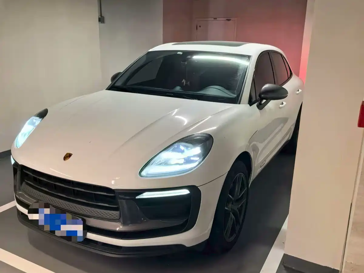Фото 1 - Porsche Macan