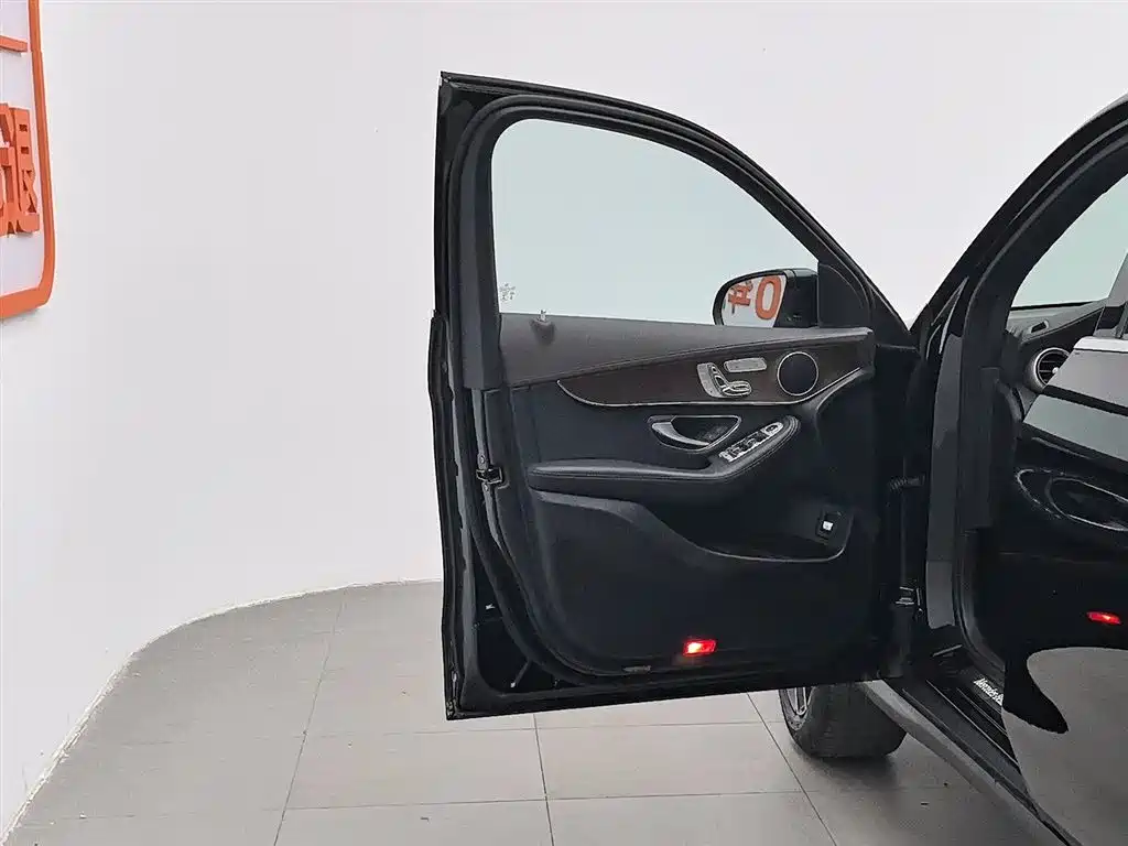 Mercedes-Benz GLC 2022 Facelift GLC 260 L 4MATIC Luxury Model фото 8