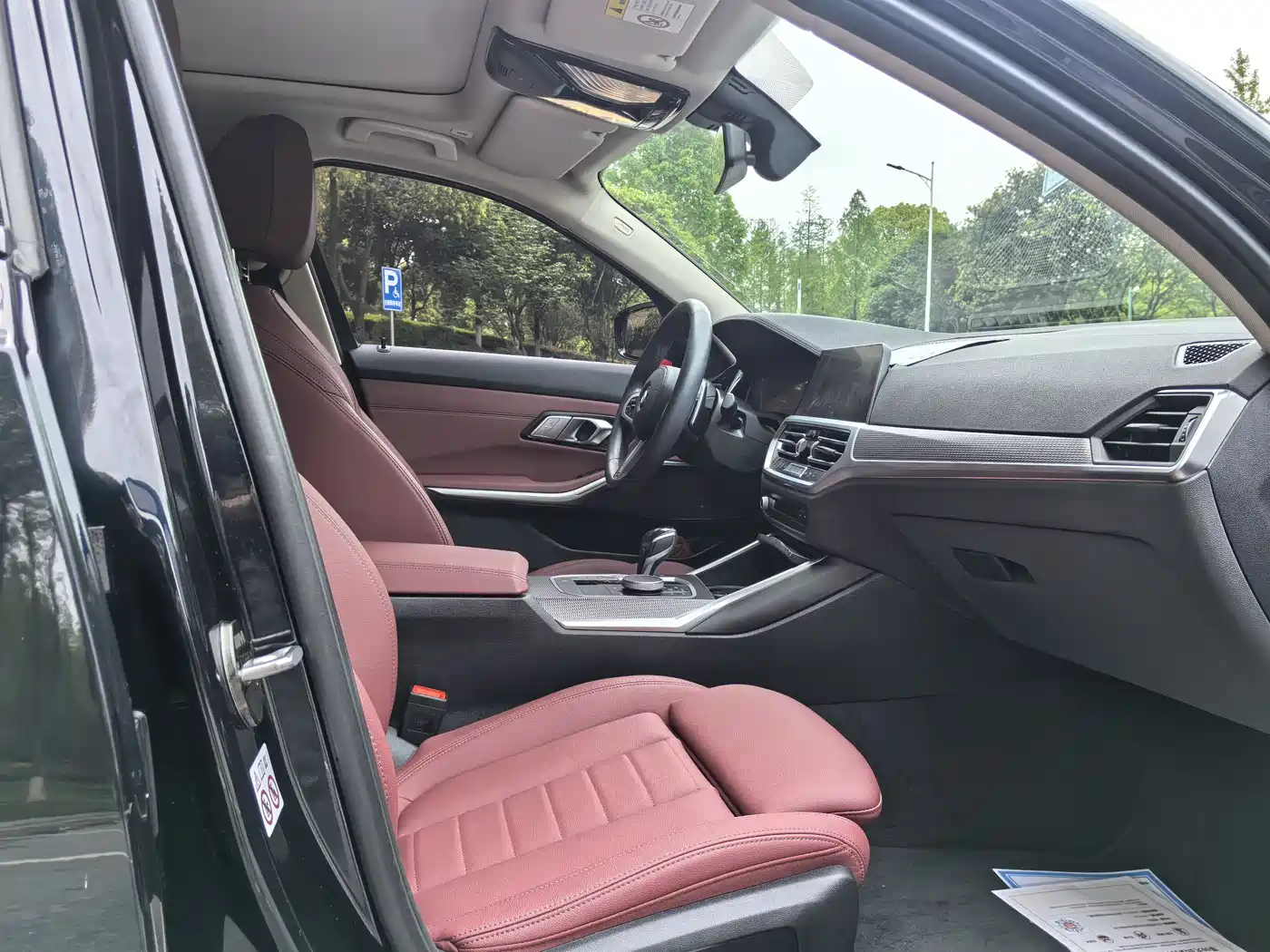 BMW 3 Series 2022 Facelift 325i M Sport Shadow Edition фото 9