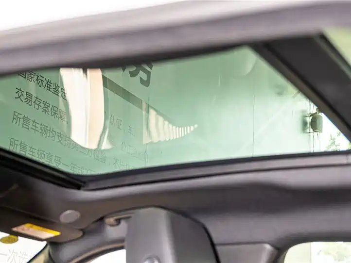 Land Rover Range Rover Velar 2025 S фото 11