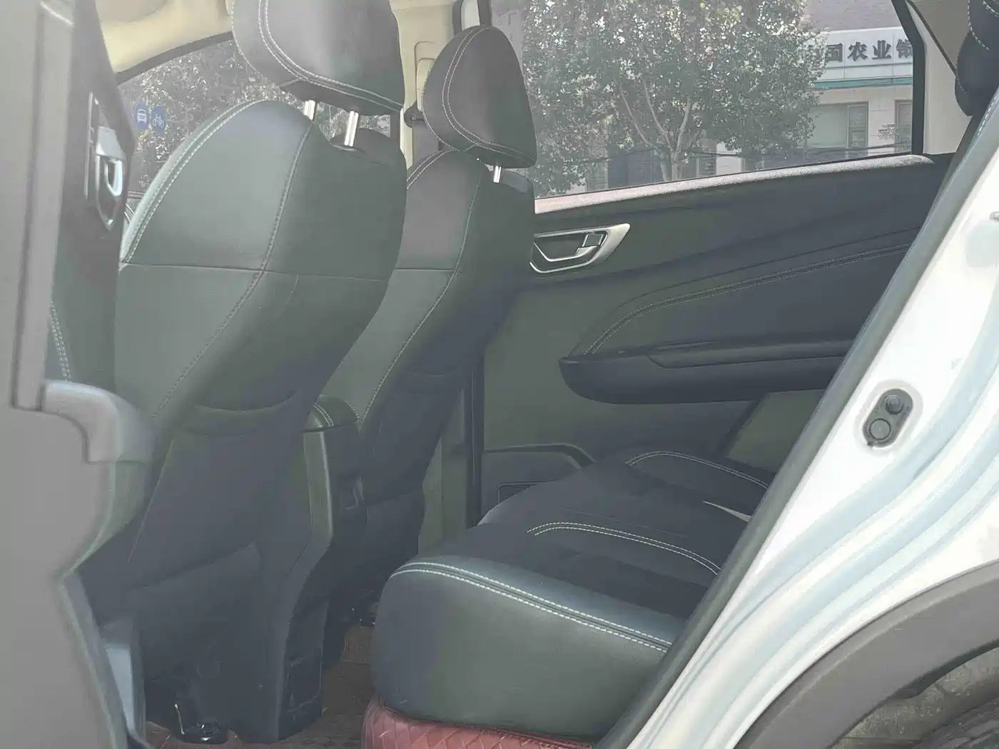 Photo 4 - Geely Vision X3