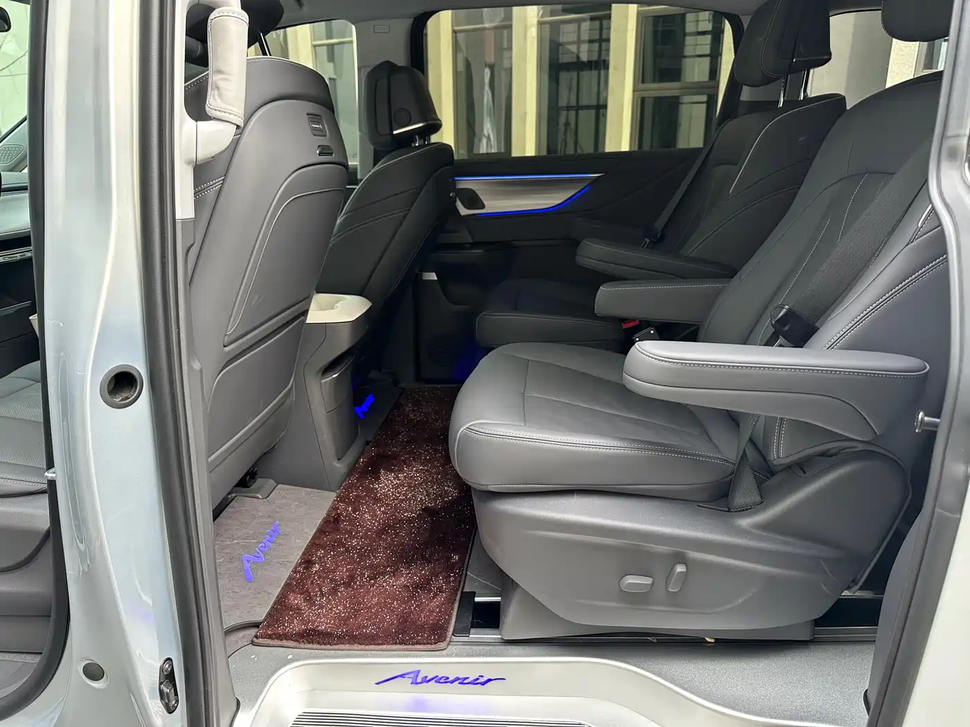 Buick GL8 2026 Luzun Smart Edition фото 7