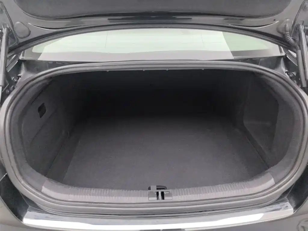 Audi A6L 2011 Model 2.0 TFSI Auto Standard фото 16