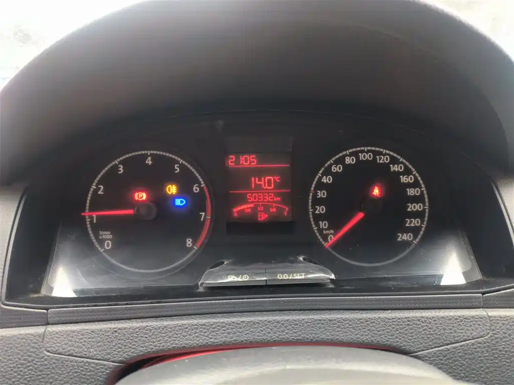 VOLKSWAGEN SANTANA