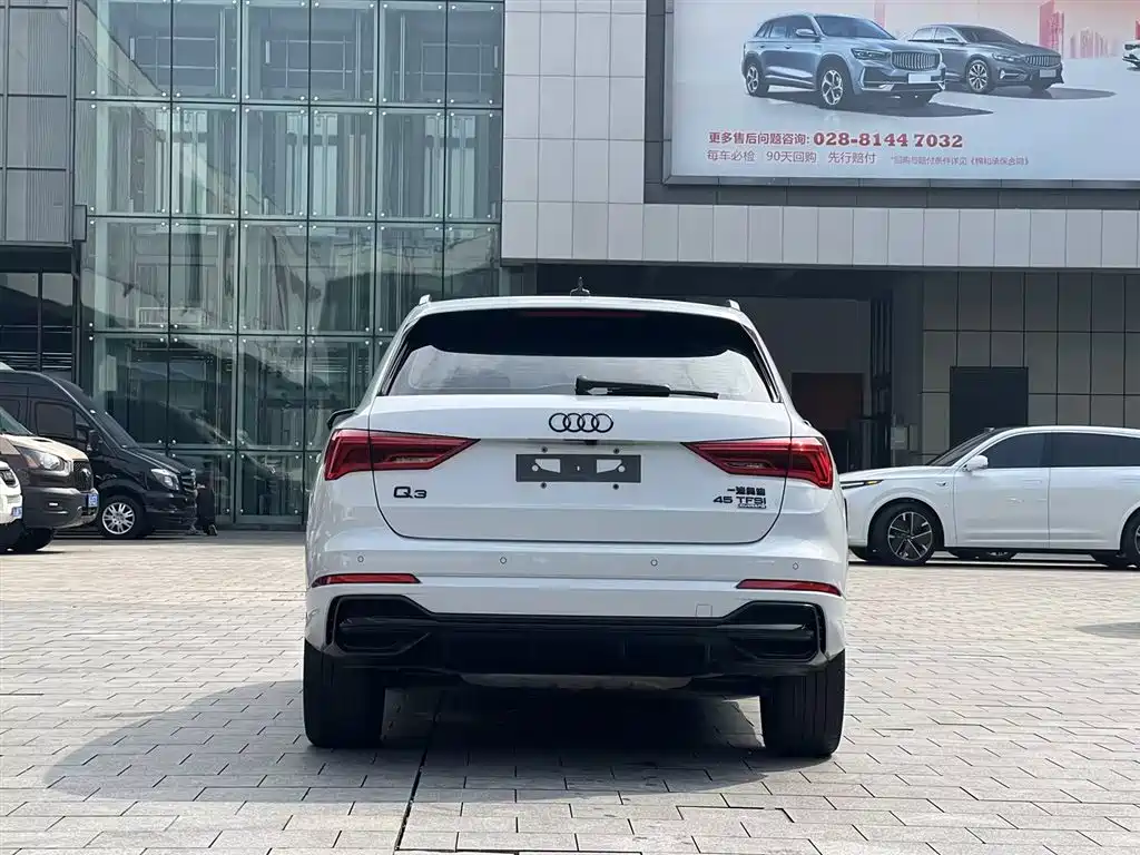 Фото 6 - Audi Q3