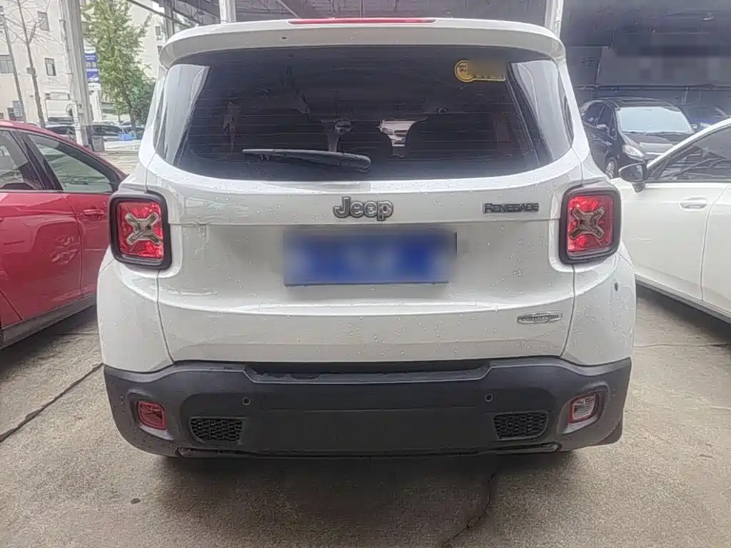 Фото 6 - Jeep Renegade