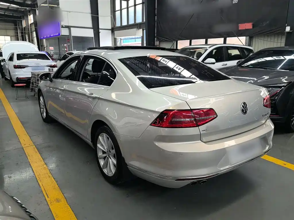 Volkswagen Magotan 2018 330TSI DSG Leading фото 5