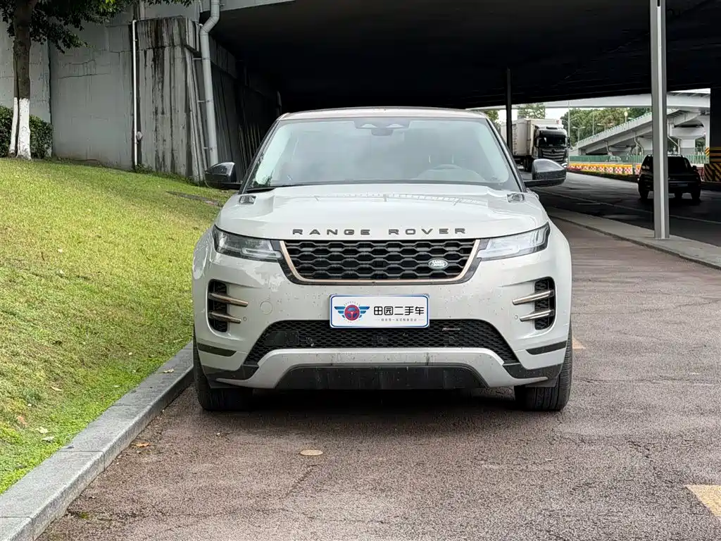 Land Rover Range Rover Evoque 2023 Range Rover Evoque L 249PS Corinthian Bronze Special Edition фото 2