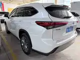 Photo 20 - Toyota Highlander