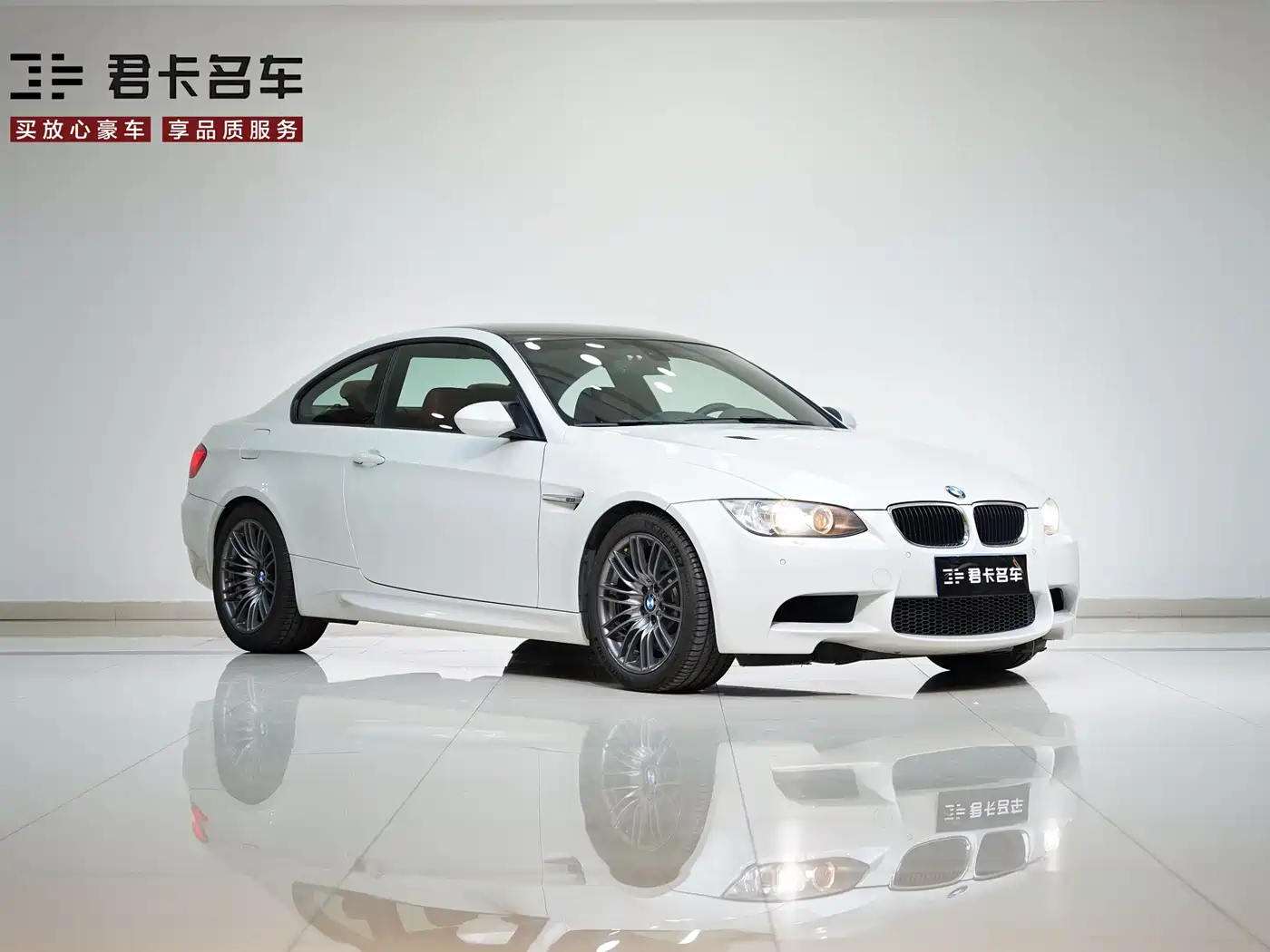 BMW M3 2011 M3 Coupe Carbon Fiber Roof Edition фото 4