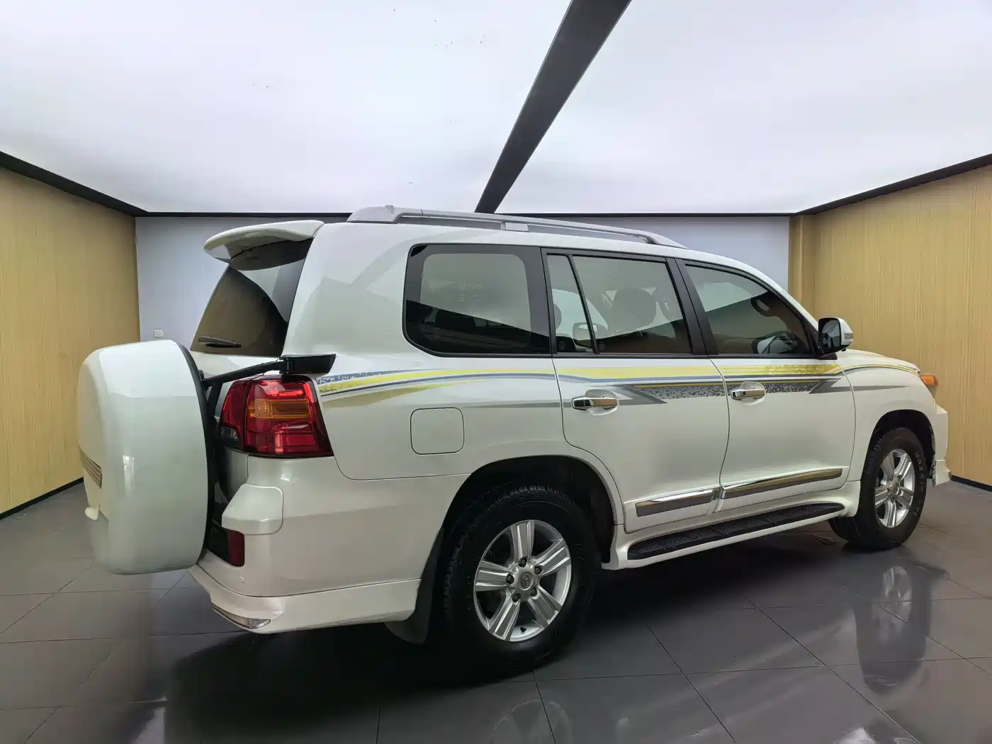 Toyota Land Cruiser (Import) 2015 4.0L V6 Middle East Limited Edition фото 22