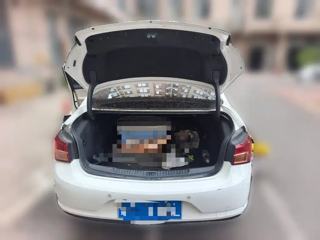 Photo 20 - Buick Verano