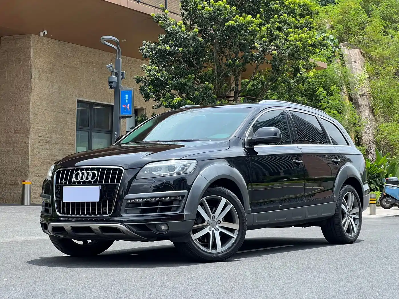 Фото 1 - Audi Q7