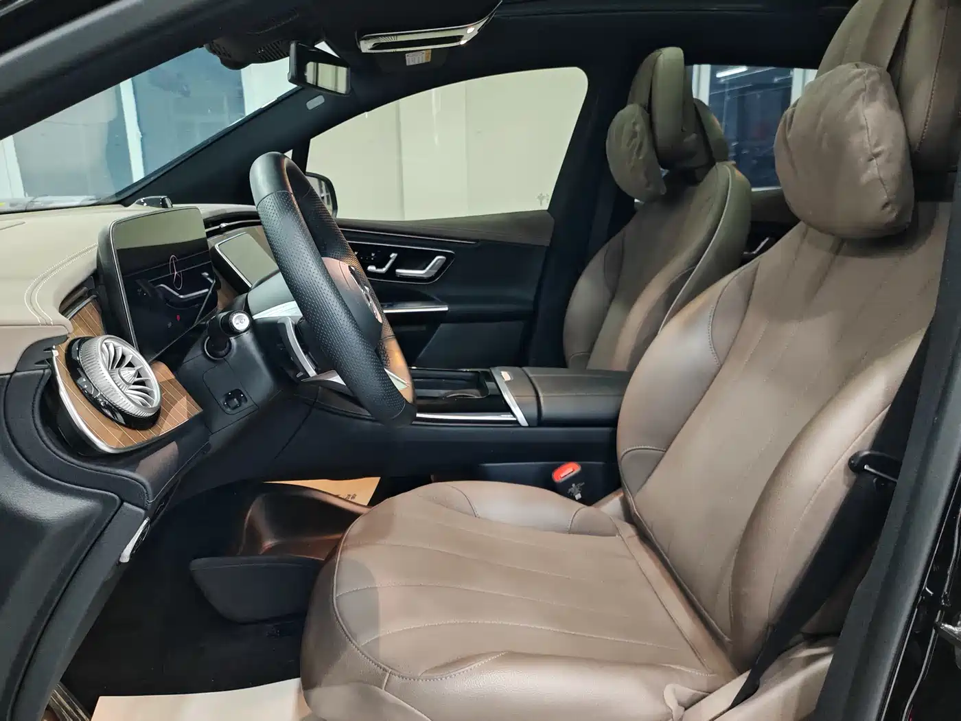 MERCEDES-BENZ EQE SUV