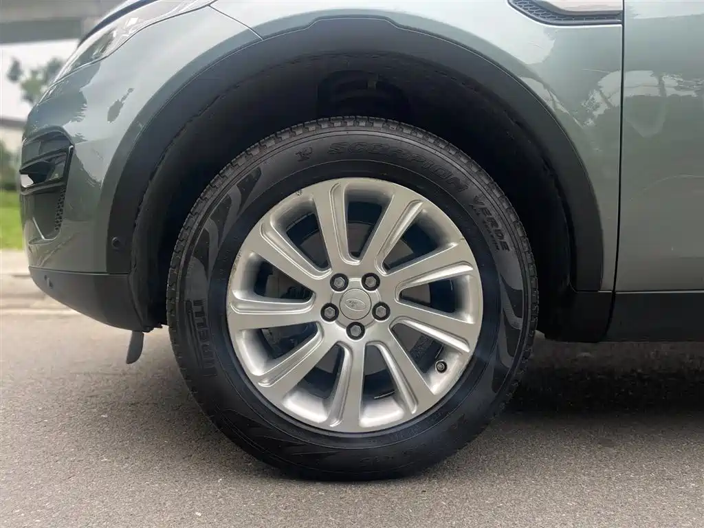 Land Rover Discovery Sport 2018 240PS SE Edition фото 11