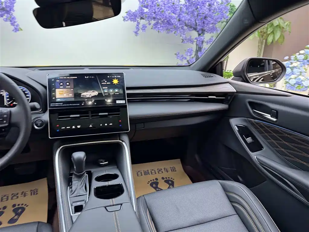 Toyota Avalon 2024 Model Hybrid 2.5L XLE Prestige Edition фото 15