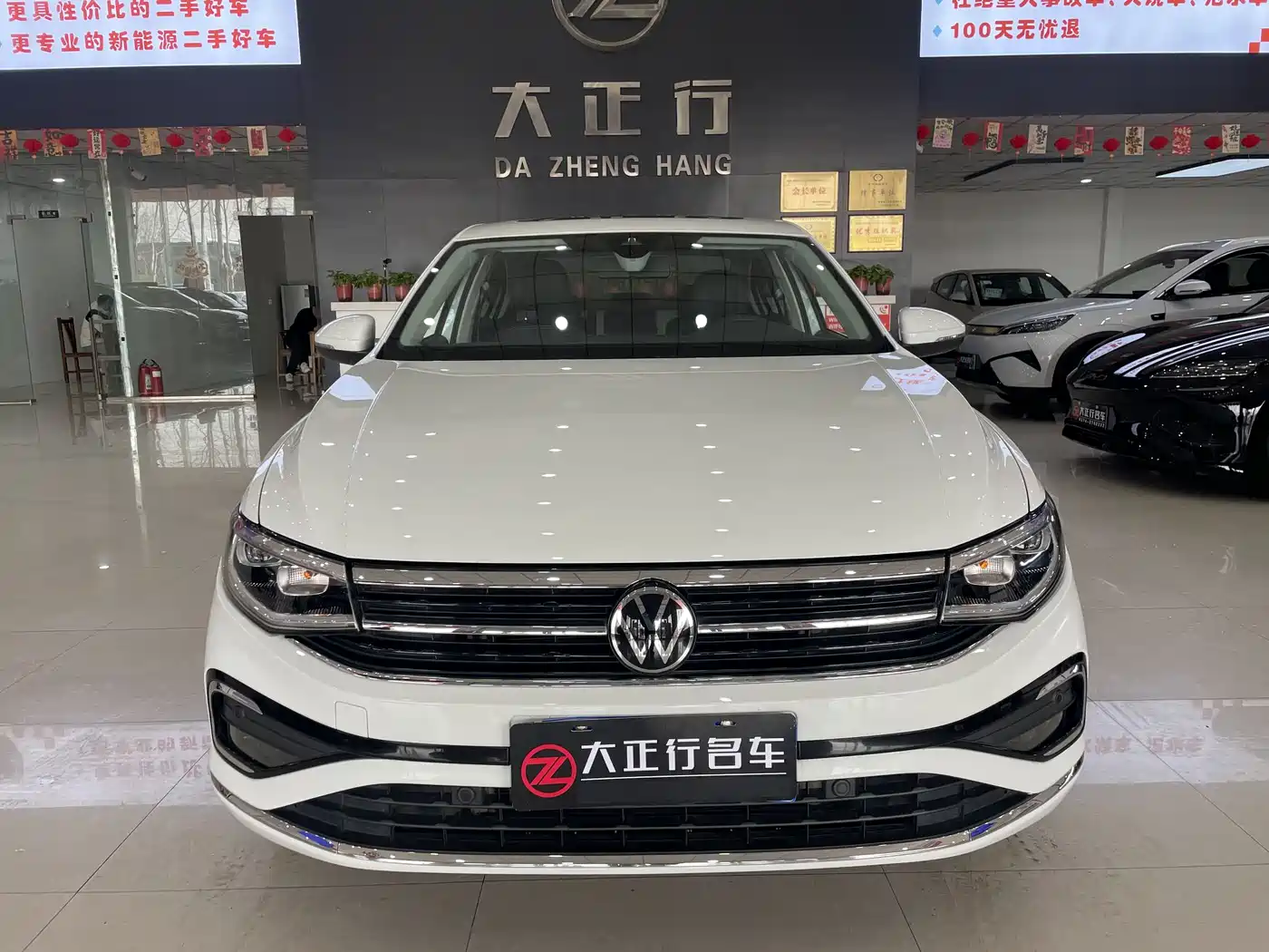 Volkswagen Bora 2023 300TSI DSG Premium Edition фото 2