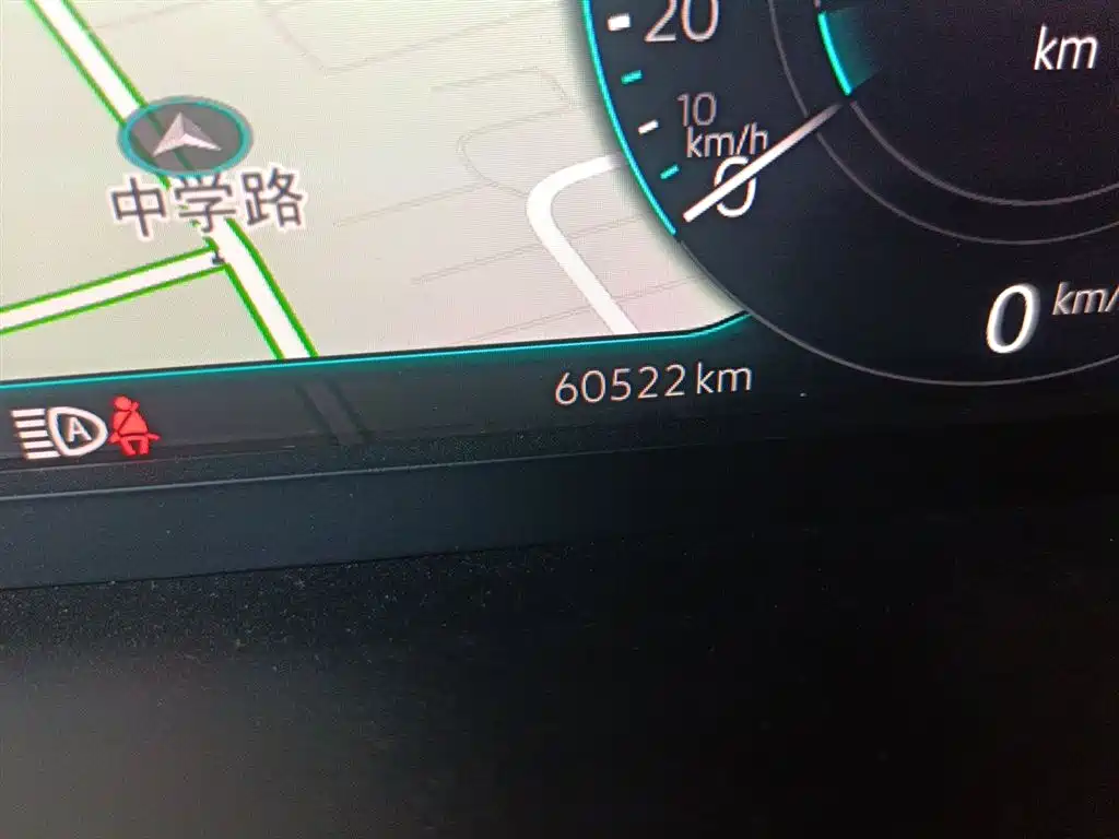 Volkswagen Passat 2023 330TSI Luxury Edition фото 8