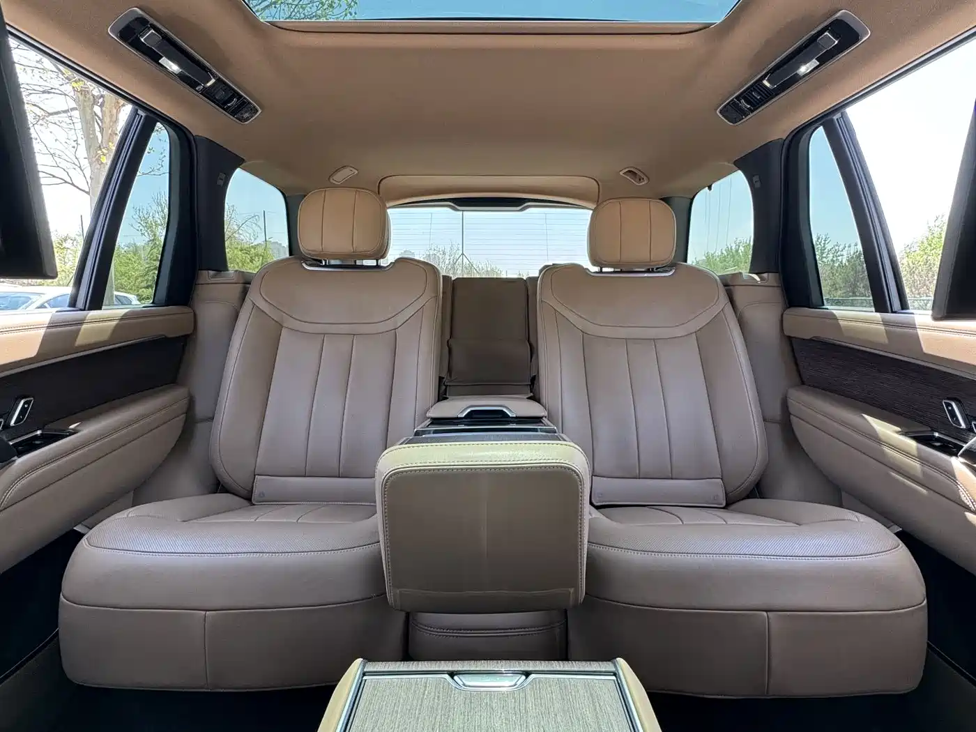 Land Rover Range Rover 2024 3.0 L6 400PS Genesis Extended фото 20