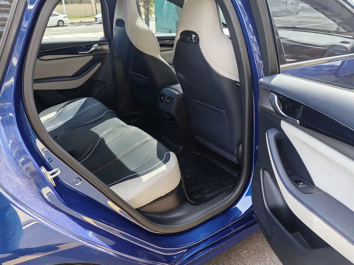 BYD Qin PLUS 2021 DM-i 120KM Flagship фото 11