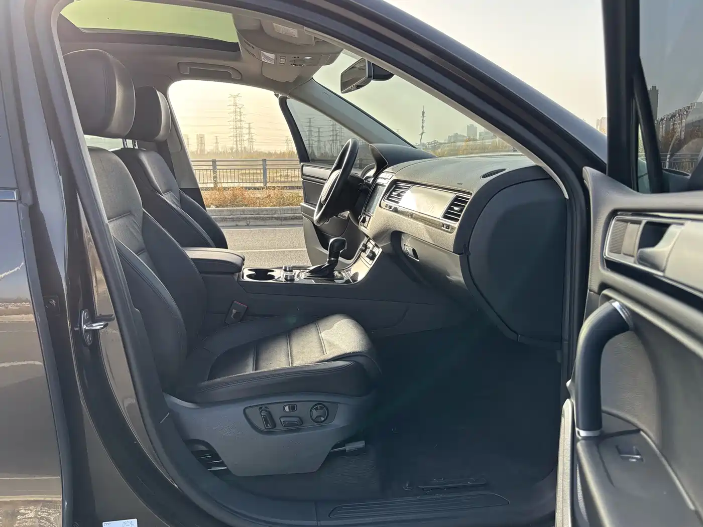 Volkswagen Touareg 2016 3.0TSI High Configuration фото 11