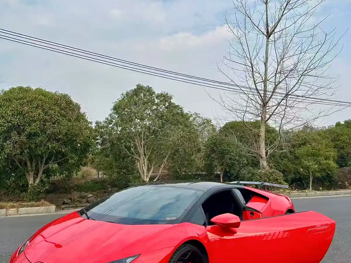 LAMBORGHINI HURACÁN