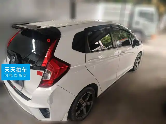 Honda Fit 2014 1.5L LX CVT Comfort — фото 2