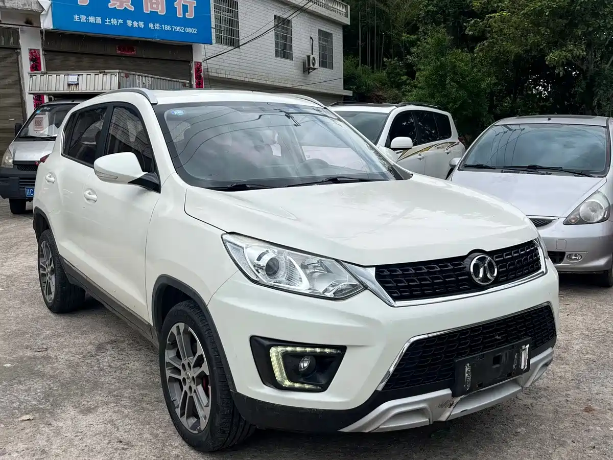 BAIC Senova X35 2017 2016 1.5L Automatic Luxury Edition