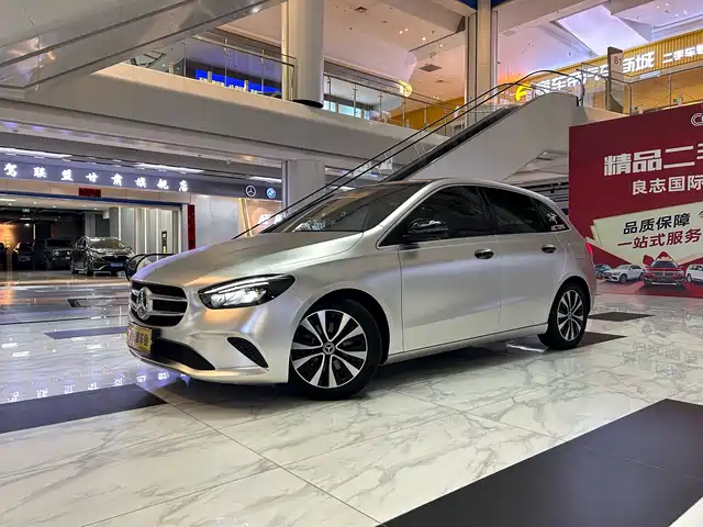 Mercedes-Benz B-Class 2019 B 200 Fashion — фото 3