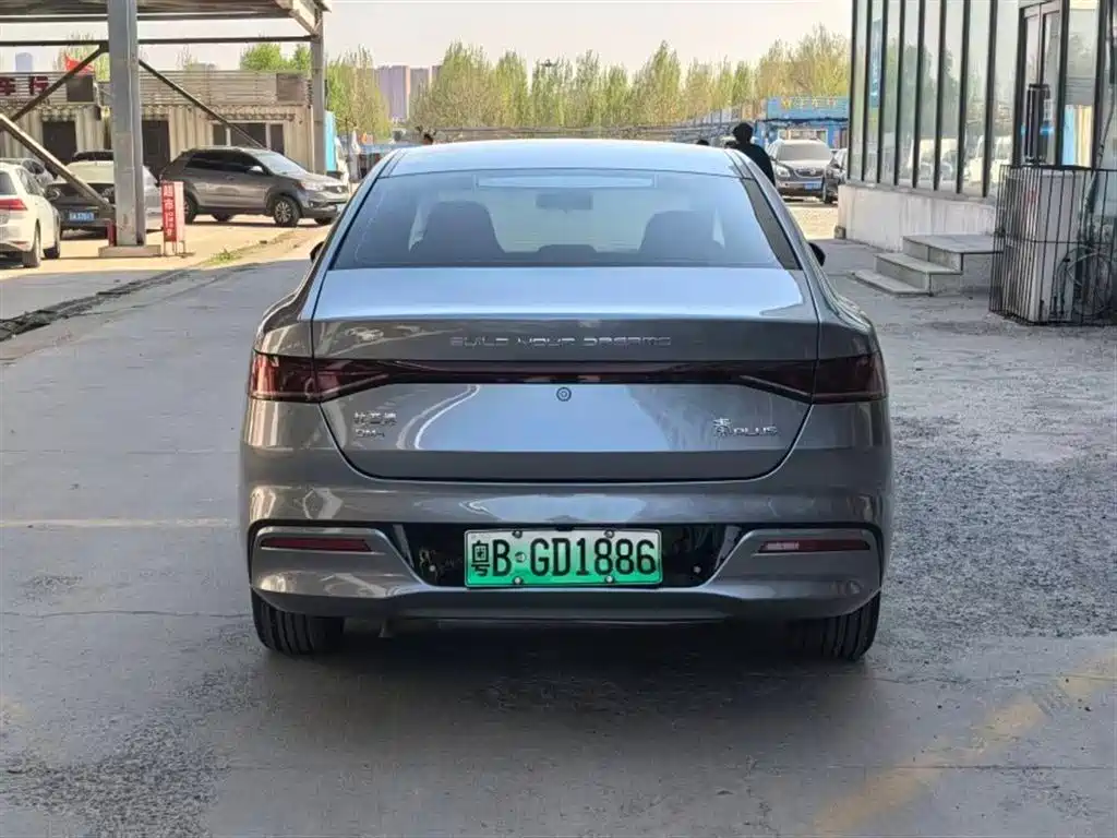 BYD Qin PLUS 2021 DM-i 120KM Premium фото 2