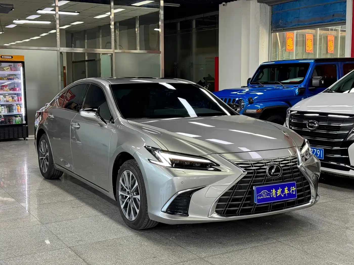 Lexus ES 2025 200 Ultimate Edition фото 3