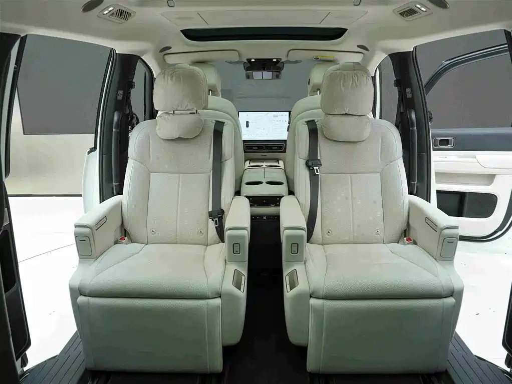 Li Auto MEGA 2026 2025 Model Home Family Special Edition