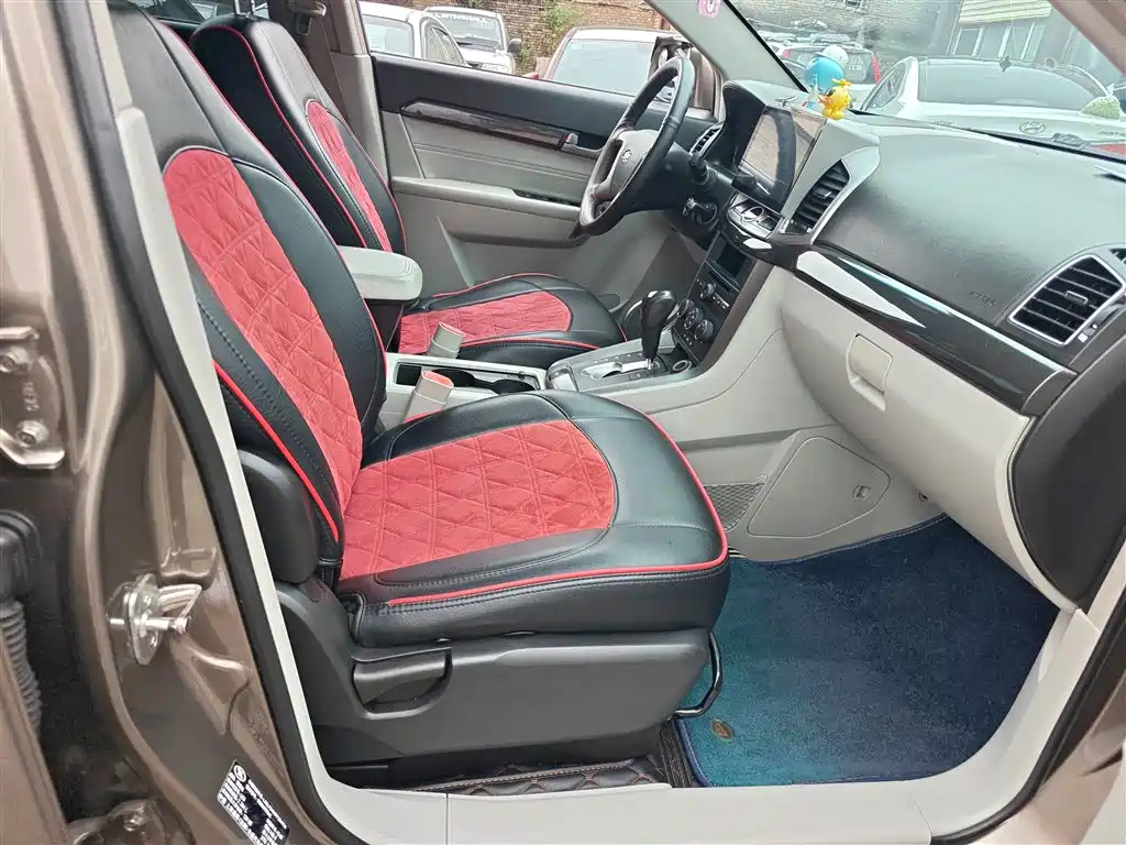 Chevrolet Captiva 2015 2.4L 2WD Urban Edition 5-seater фото 25