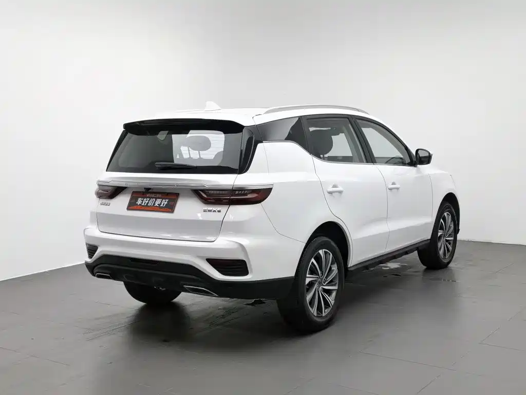 Фото 2 - Geely Emgrand X6