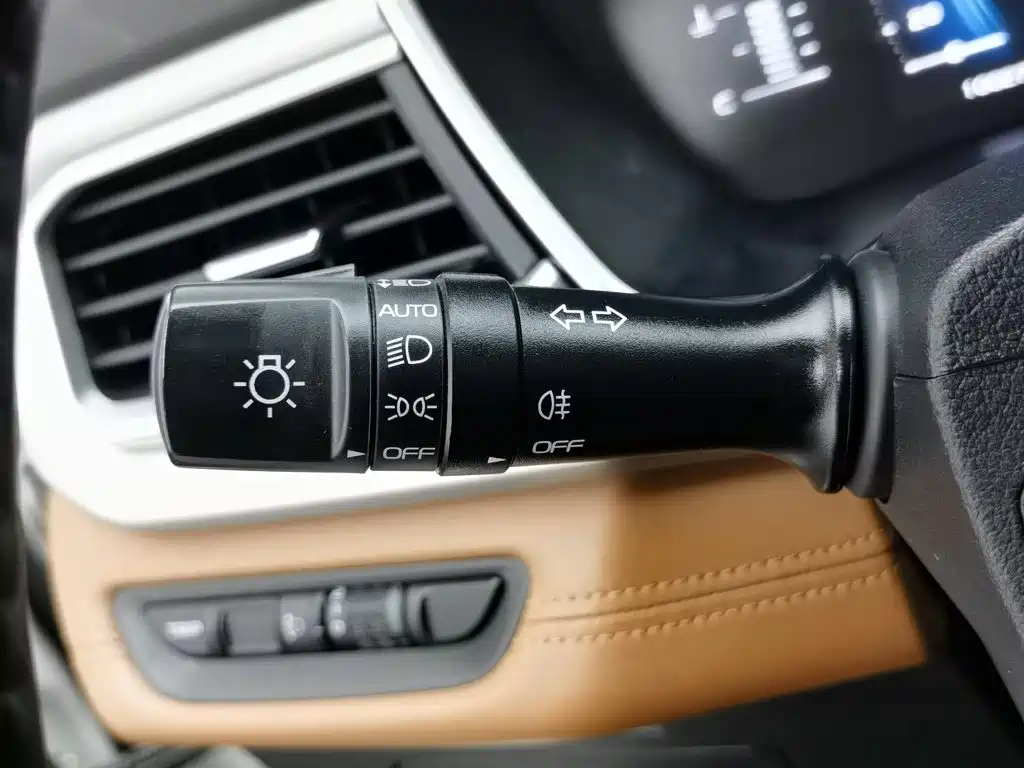 Фото 21 - Geely Emgrand X6