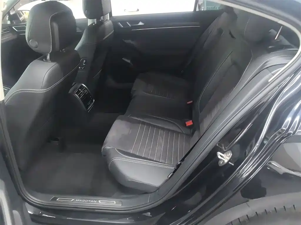 Volkswagen Magotan 2020 330TSI DSG Luxury фото 17