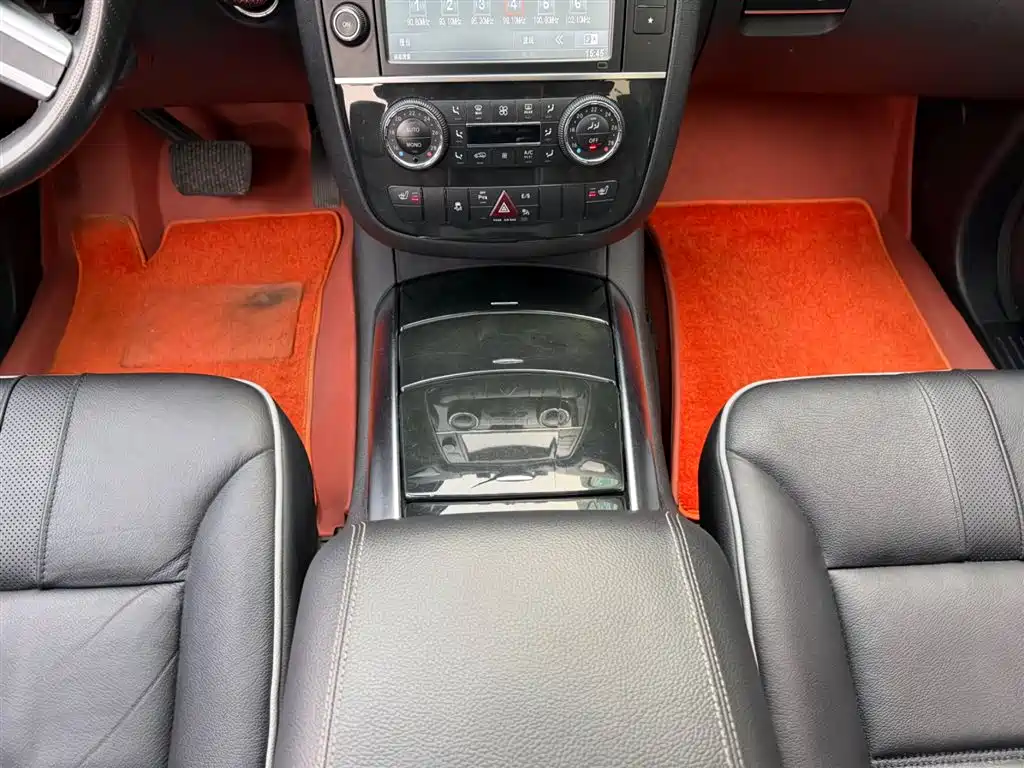 Mercedes-Benz R-Class 2017 R 320 4MATIC Luxury Collector's Edition фото 7
