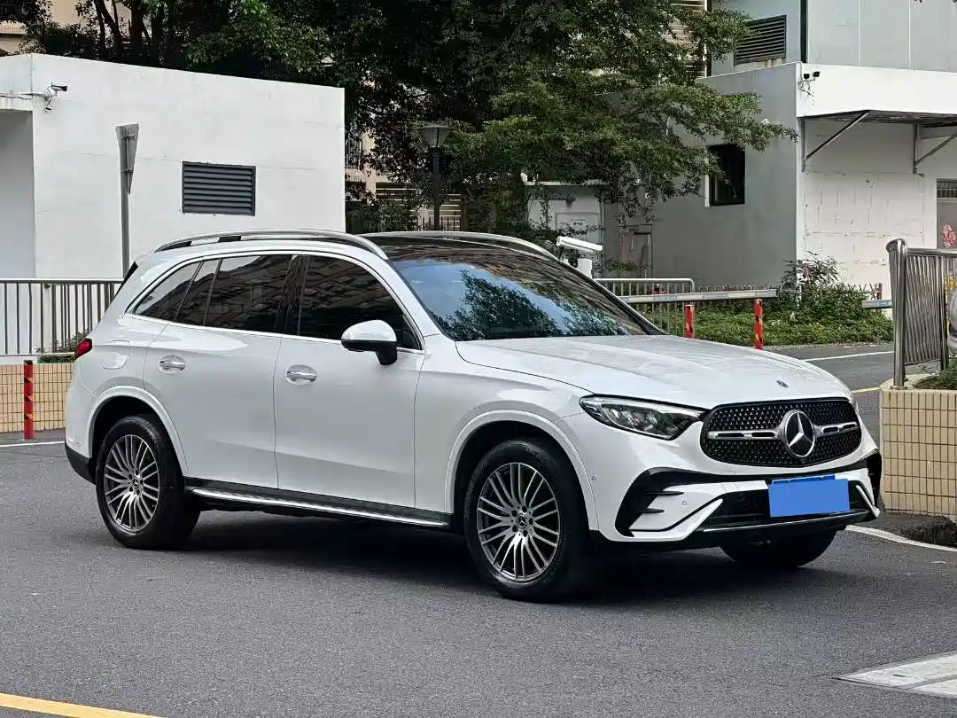 Фото 1 - Mercedes-Benz GLC