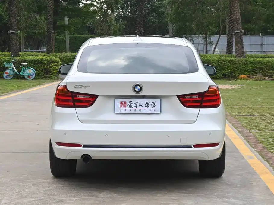 BMW 3 Series GT 2016 320i Design Package фото 4
