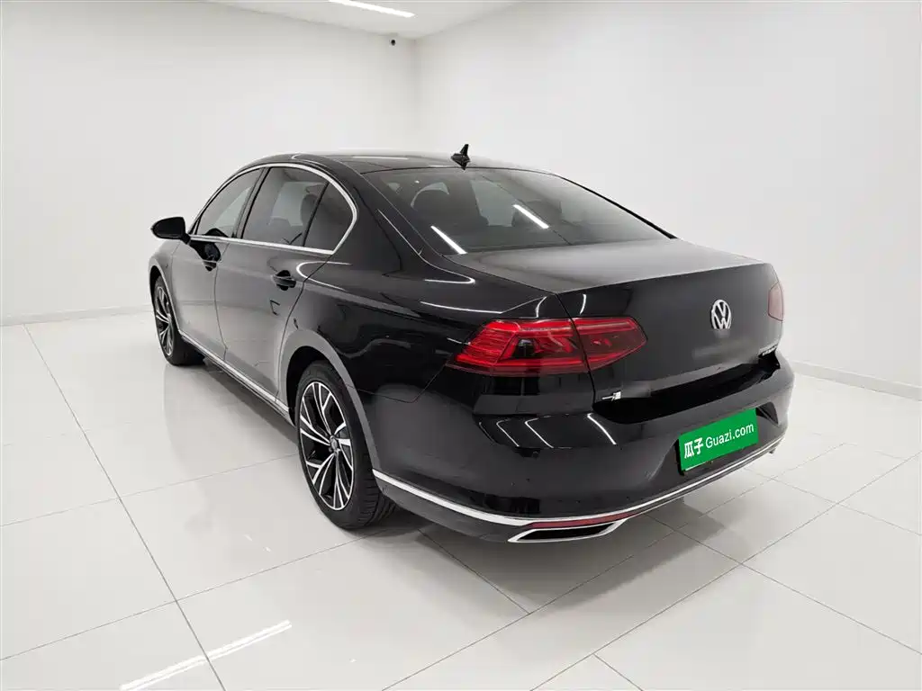 Volkswagen Magotan 2020 330TSI DSG Luxury фото 5