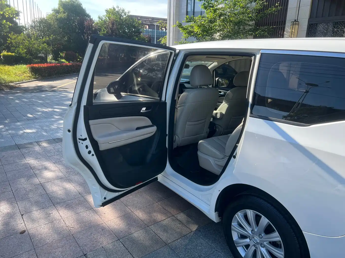 GAC Trumpchi Trumpchi M6 2021 270T Manual Elite Edition (7-Seater) фото 11