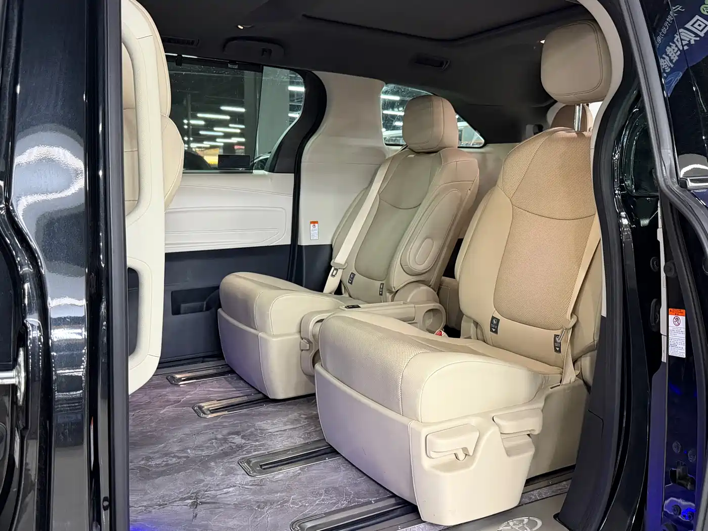 Toyota Granvia 2023 2.5L Hybrid Prestige PLUS Edition фото 7