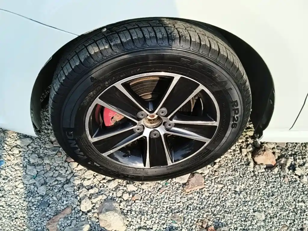 Фото 23 - Volkswagen Polo
